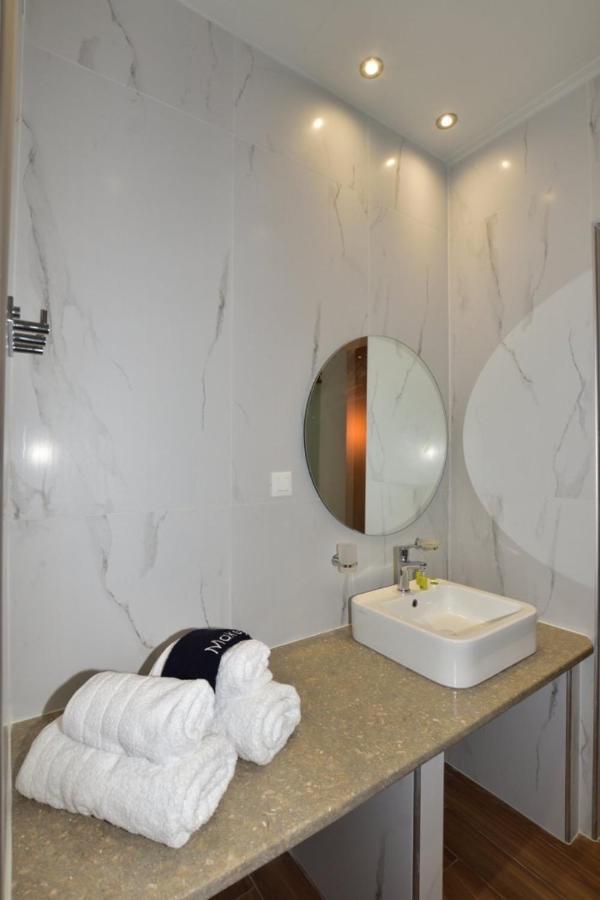 Gonis Grand Luxury Suite Палиохора Екстериор снимка