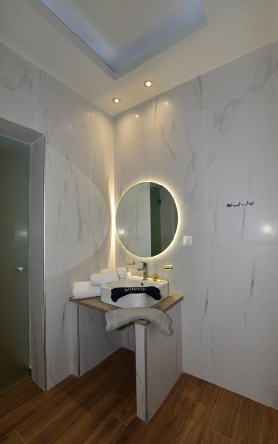 Gonis Grand Luxury Suite Палиохора Екстериор снимка