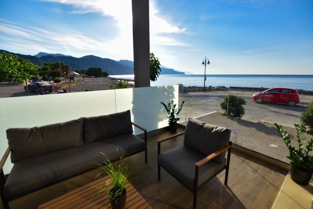 Gonis Grand Luxury Suite Палиохора Екстериор снимка