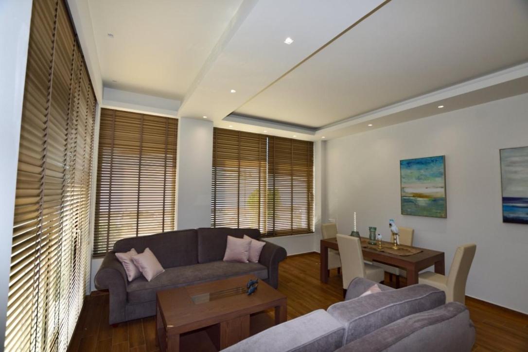 Gonis Grand Luxury Suite Палиохора Екстериор снимка