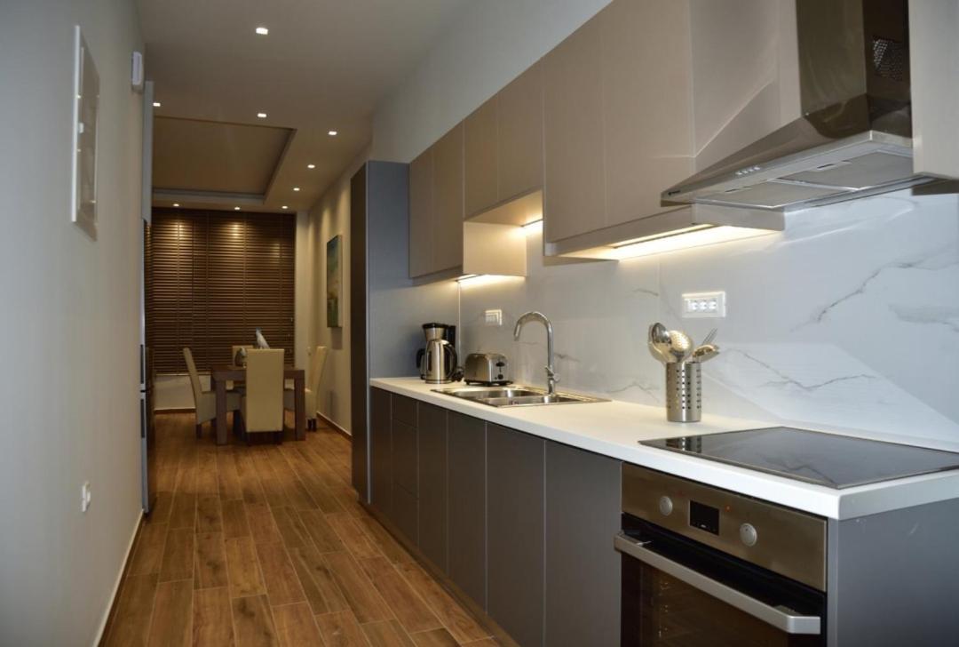Gonis Grand Luxury Suite Палиохора Екстериор снимка